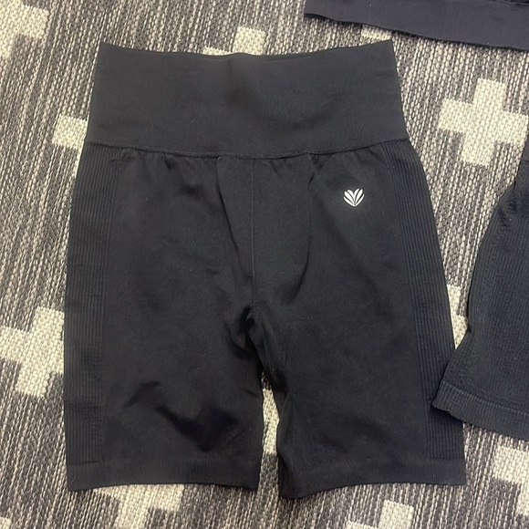 Bundle Medium Workout Shorts & Bralette - Picture 2 of 7